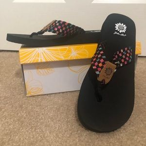 Yellow Box flip flops size 11